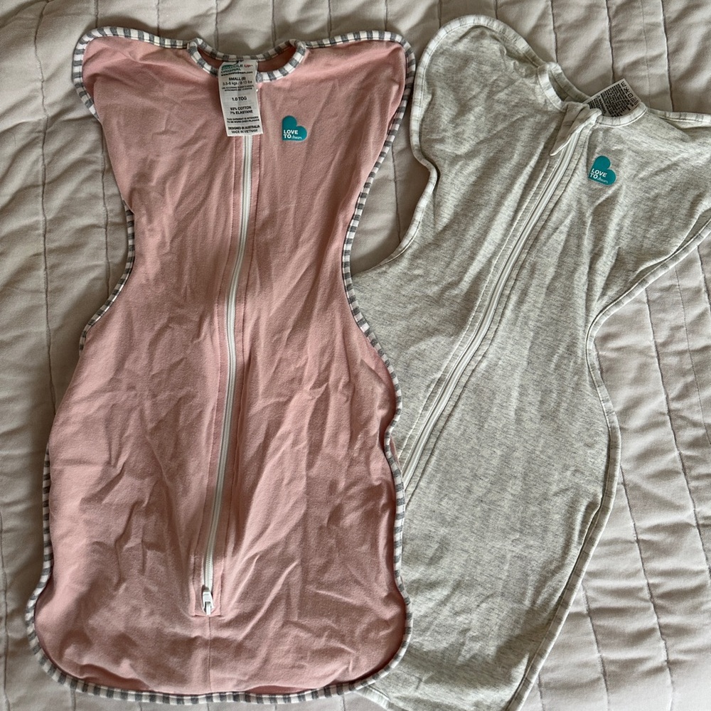 2 Love to Dream swaddles 
Size small
Worn a few times, retails for $33 each